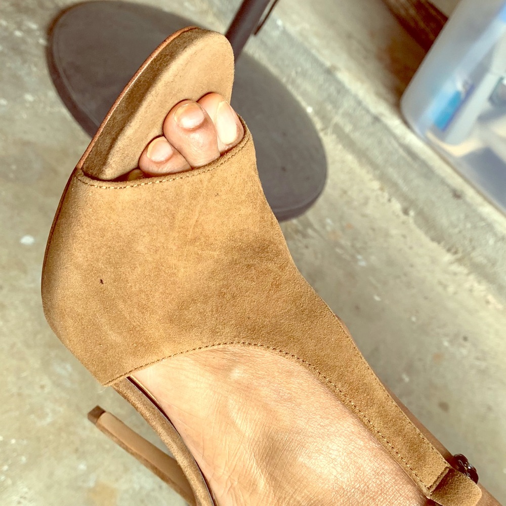 Ladies suede heels